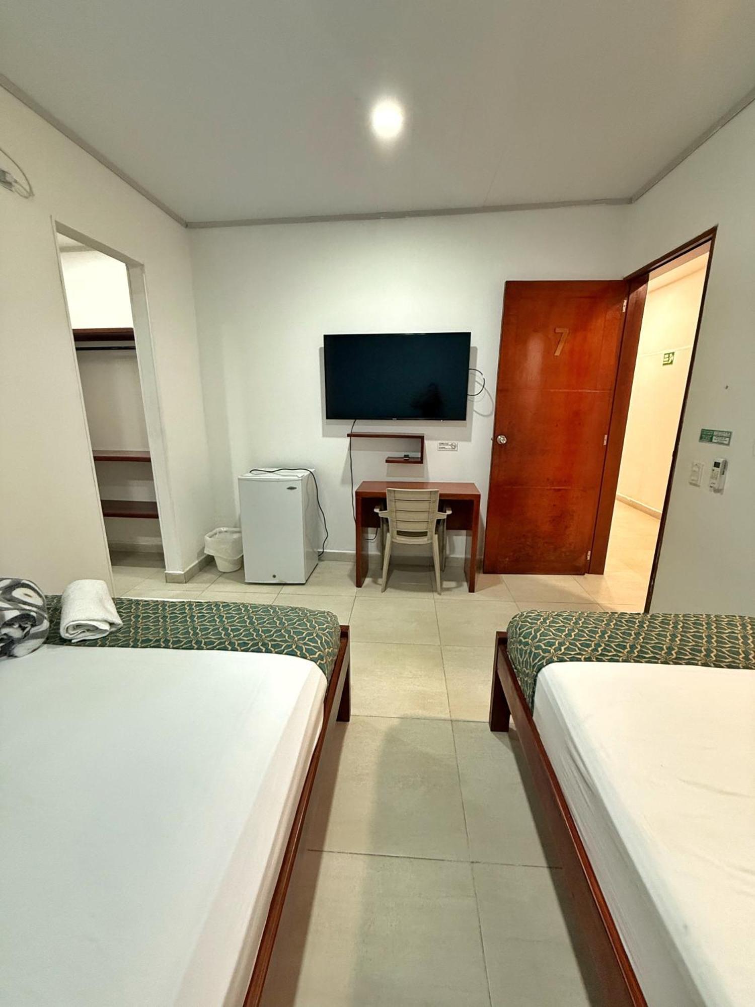 Apartahotel Caribe Diez San Andrés Exterior photo
